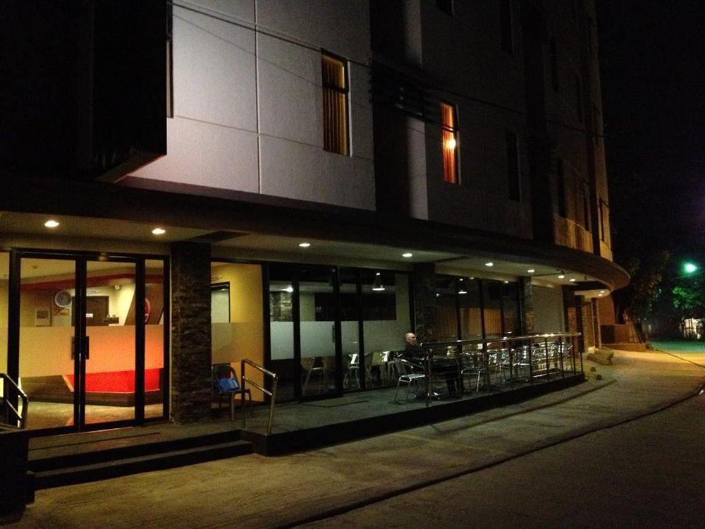 Express Inn Mactan Lapu-Lapu City Dış mekan fotoğraf